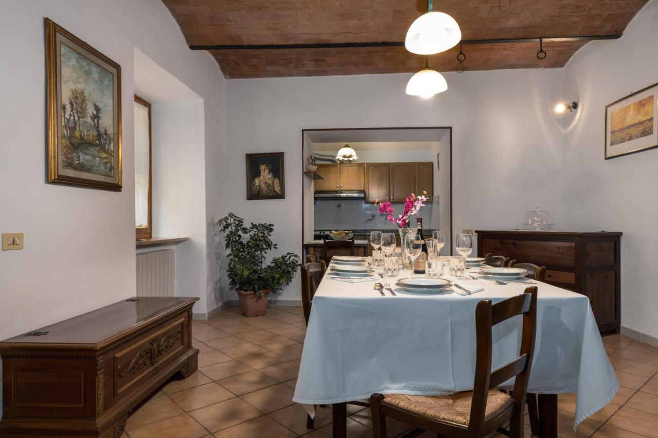 Enchanting Flat With Patio In Abbadia A Isola Monteriggioni Exterior foto