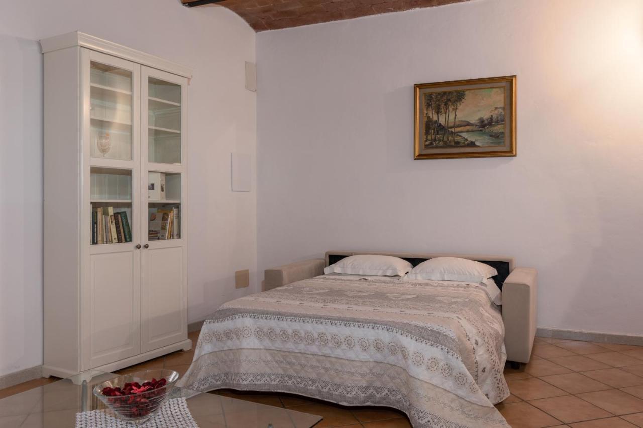 Enchanting Flat With Patio In Abbadia A Isola Monteriggioni Exterior foto